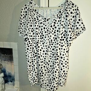 NWOT Amazon Essentials  polka dotted short sleeved blouse XL